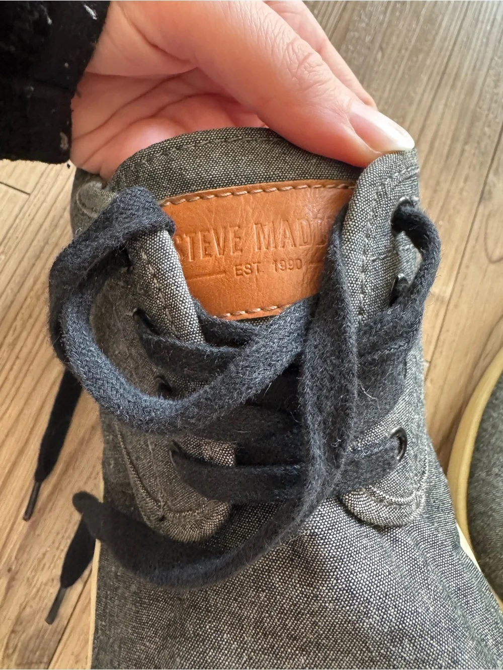 Steve Madden Men’s Gray Canvas Lace-Up Sneakers